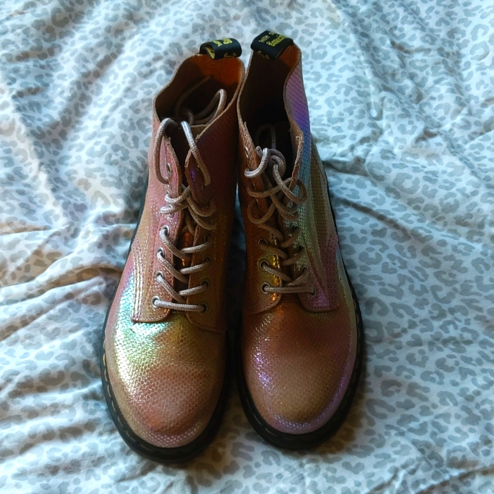 🌸 1460 Pascal Iridescent Pink Doc Martens Boots